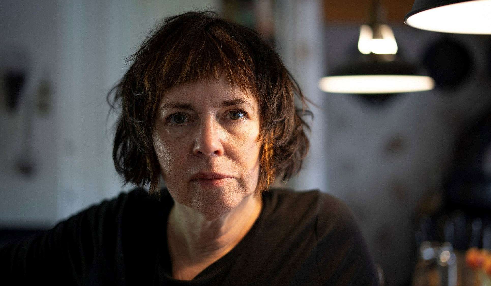 Klątwa srebrnego ostrza przychodzi nagle. Uważaj, gdy ktoś robi to przy tobie