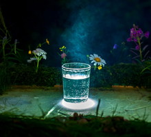 Srebrna woda przyciąga bogactwo i sukces. Ma silne magiczne właściwości