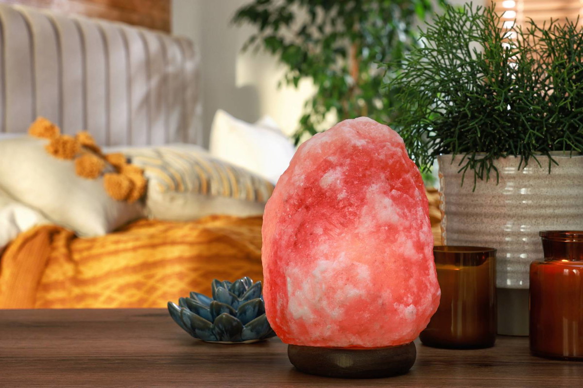 Lampa solna usuwa wszelkie zmartwienia oraz dobrze działa na miłość i finanse. Uwaga, jest 1 haczyk