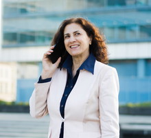 Rytuał Złotej Kropli na szybki awans. Przybliży cię do sukcesu w zaledwie 1 minutę