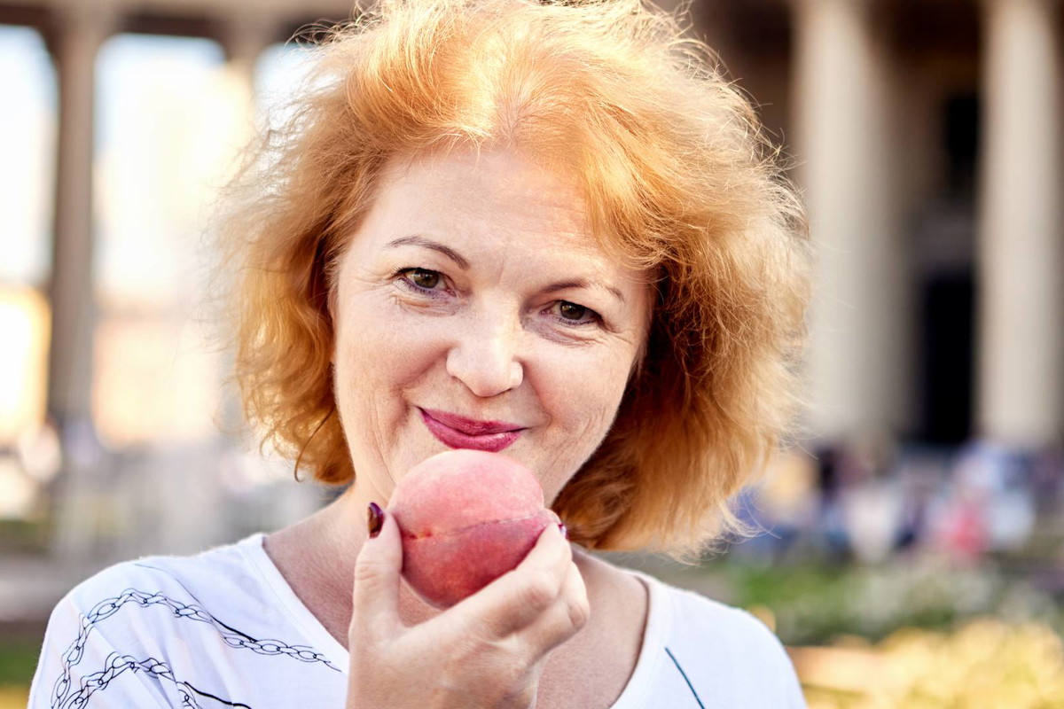 Ludowy patent na uziemienie pecha z użyciem owocu z pestką. Możesz go wykonać tylko przez 7 miesięcy w roku