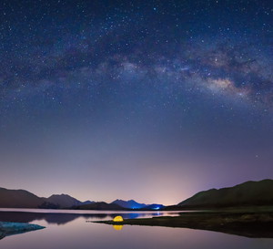 Prognoza astrologiczna na sierpień 2023. To czas romansów, ale nie ważnych decyzji