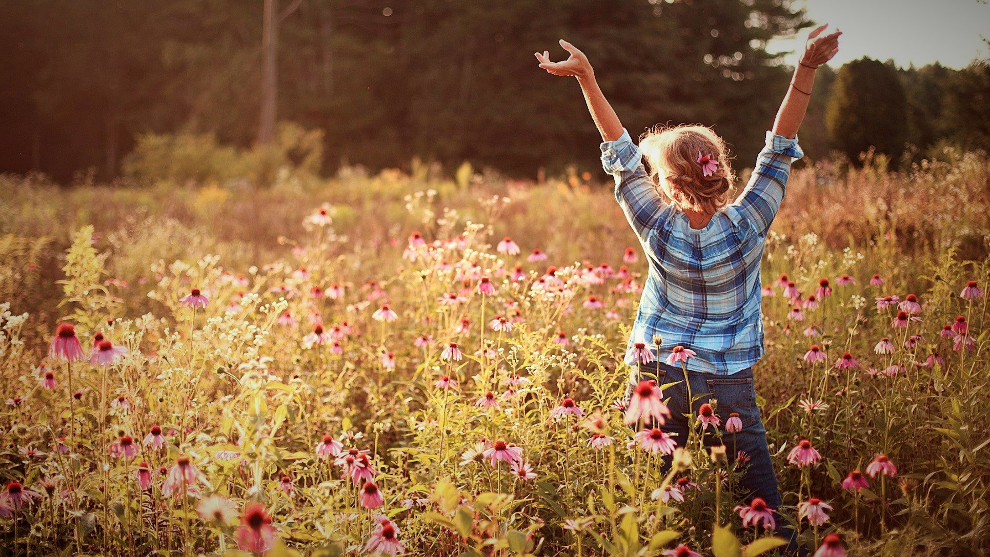 Kobiecy rytuał po Pełni Księżyca na nowy początek. Potrzebujesz tylko 1 kropli
