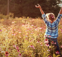 Kobiecy rytuał po Pełni Księżyca na nowy początek. Potrzebujesz tylko 1 kropli