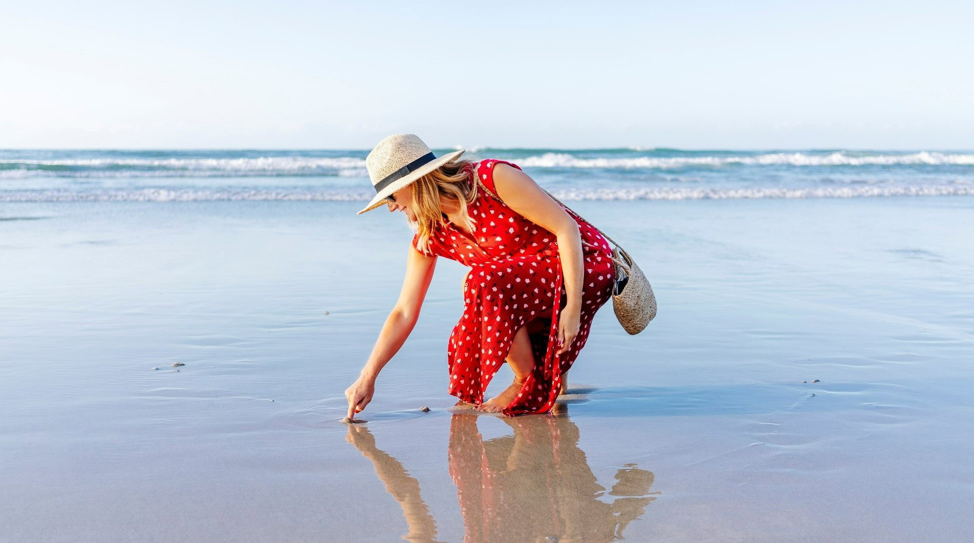 Znajdź ten drobiazg nad morzem, a miłość zapuka do twoich drzwi. Zwróć uwagę na 1 szczegół