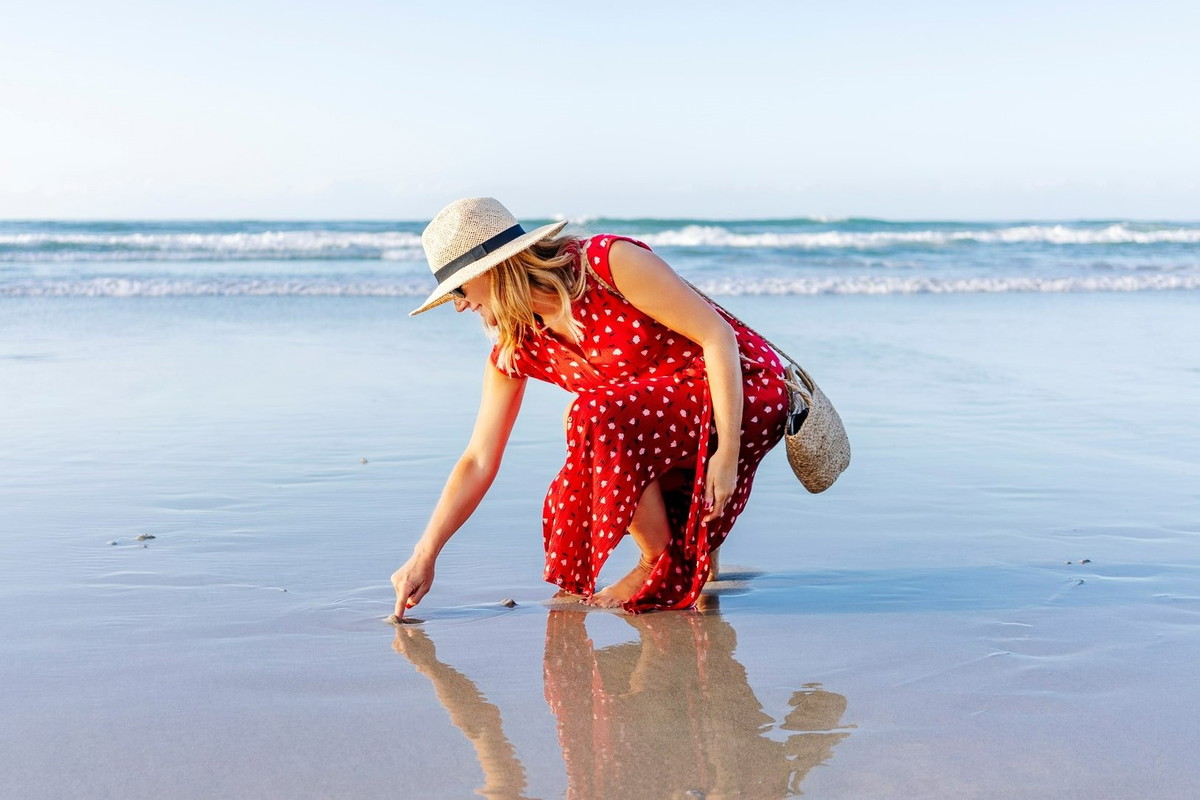 Znajdź ten drobiazg nad morzem, a miłość zapuka do twoich drzwi. Zwróć uwagę na 1 szczegół