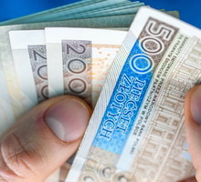 Wskazano 3 znaki zodiaku, które niebawem będą szastać kasą