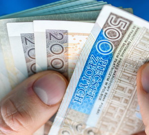 Wskazano 3 znaki zodiaku, które niebawem będą szastać kasą