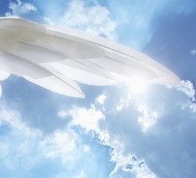 Wskazano 3 znaki zodiaku, które w sierpniu 2023 dotknie ręka anioła. Spełni się ich największe marzenie
