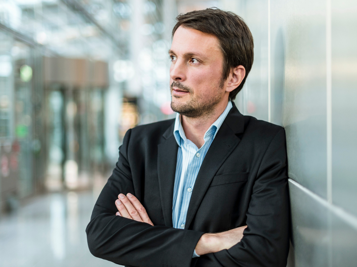 załamany mężczyzna