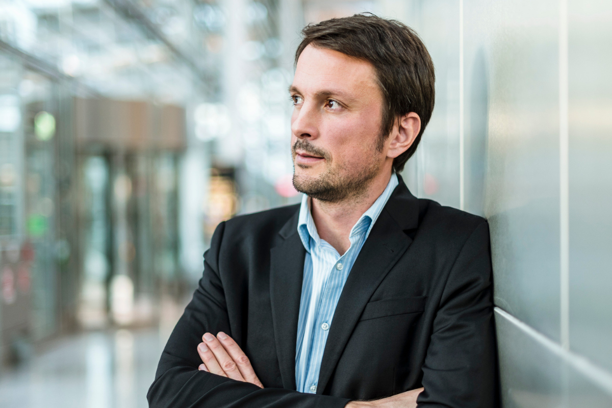 załamany mężczyzna