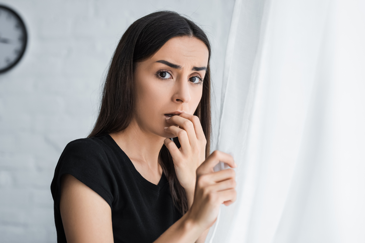 wystraszona kobieta