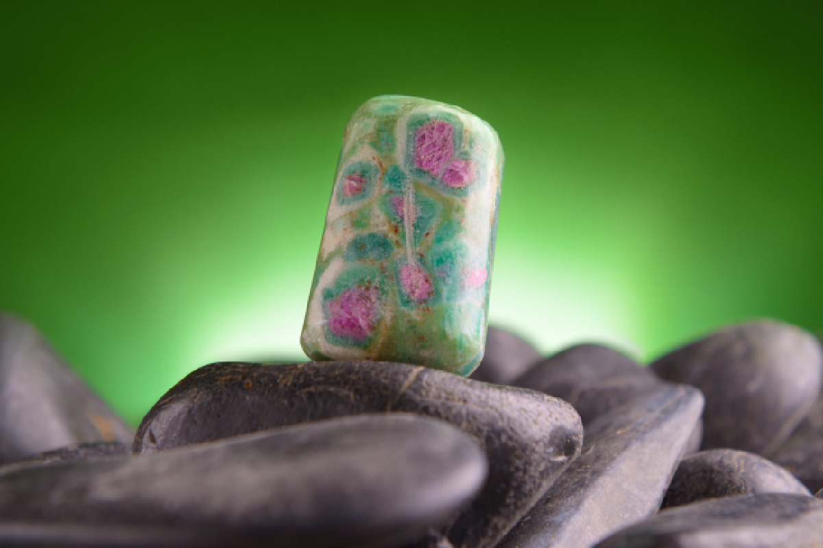 Zoisyt właściwości