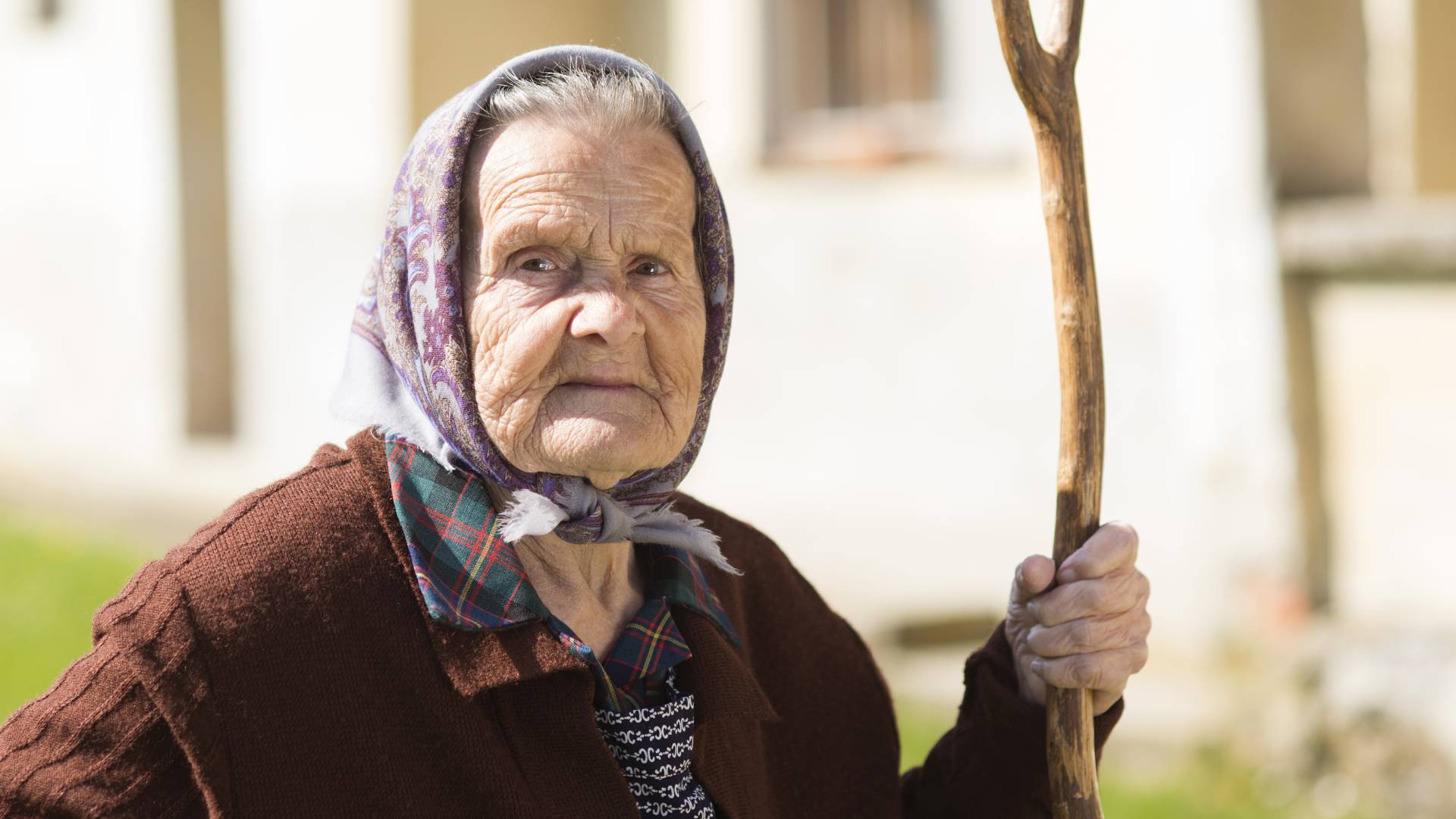 Stara Ślązaczka ostrzega sterta prania w domu ściąga kłopoty. Ale jest 1 sposób, by pozbyć się pecha GettyImages Halfpoint