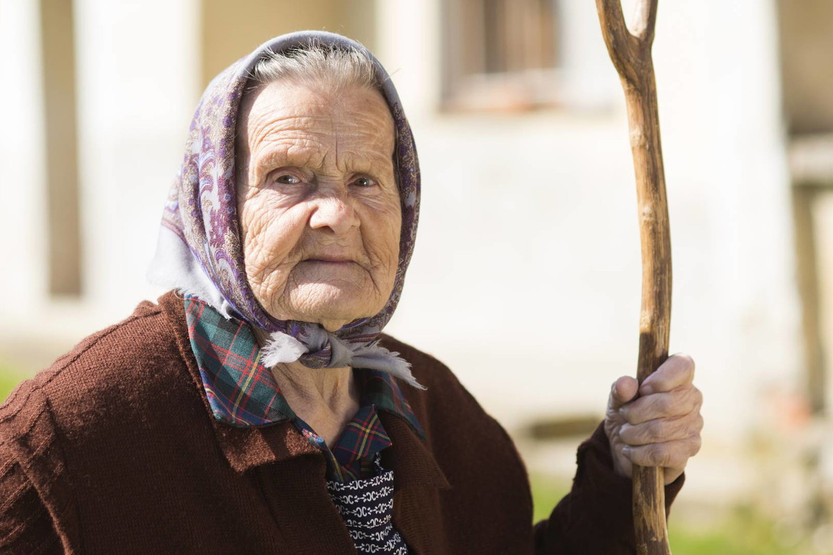 Stara Ślązaczka ostrzega sterta prania w domu ściąga kłopoty. Ale jest 1 sposób, by pozbyć się pecha GettyImages Halfpoint