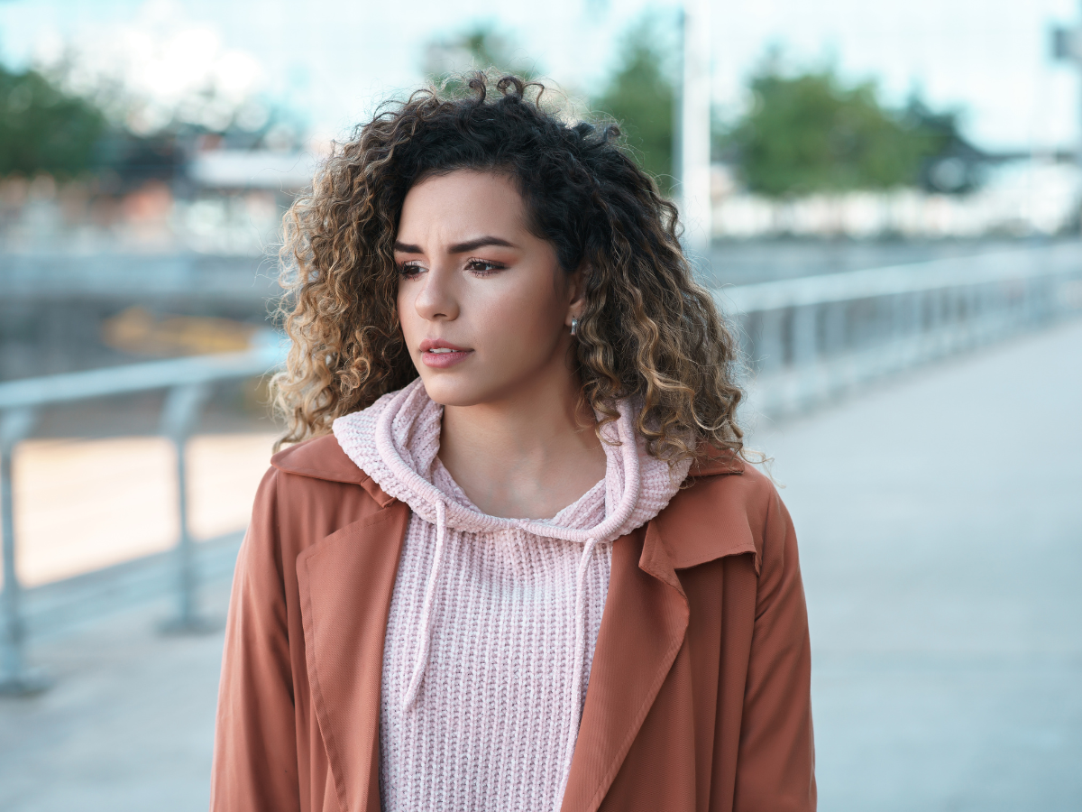 zszokowana dziewczyna