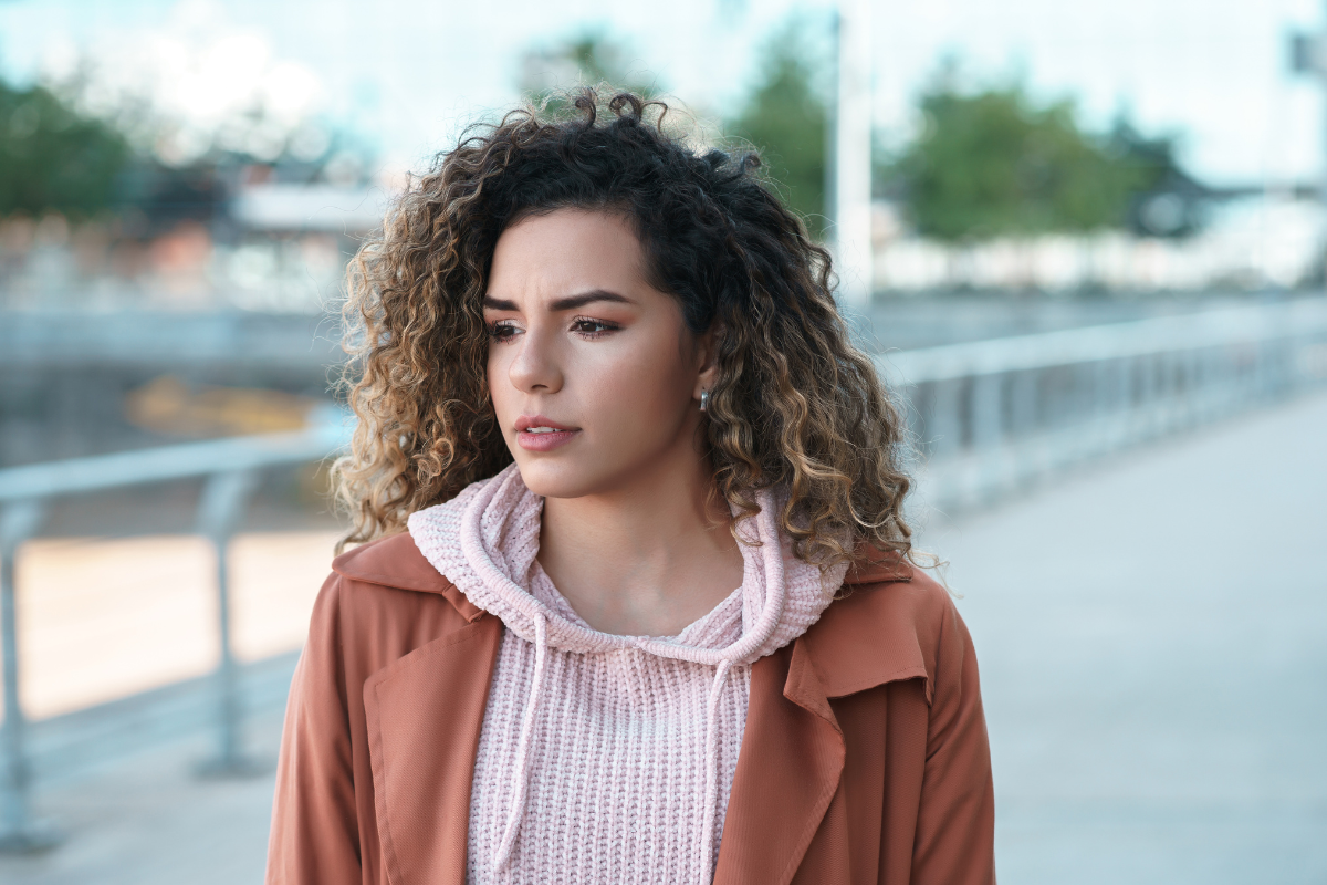 zszokowana dziewczyna