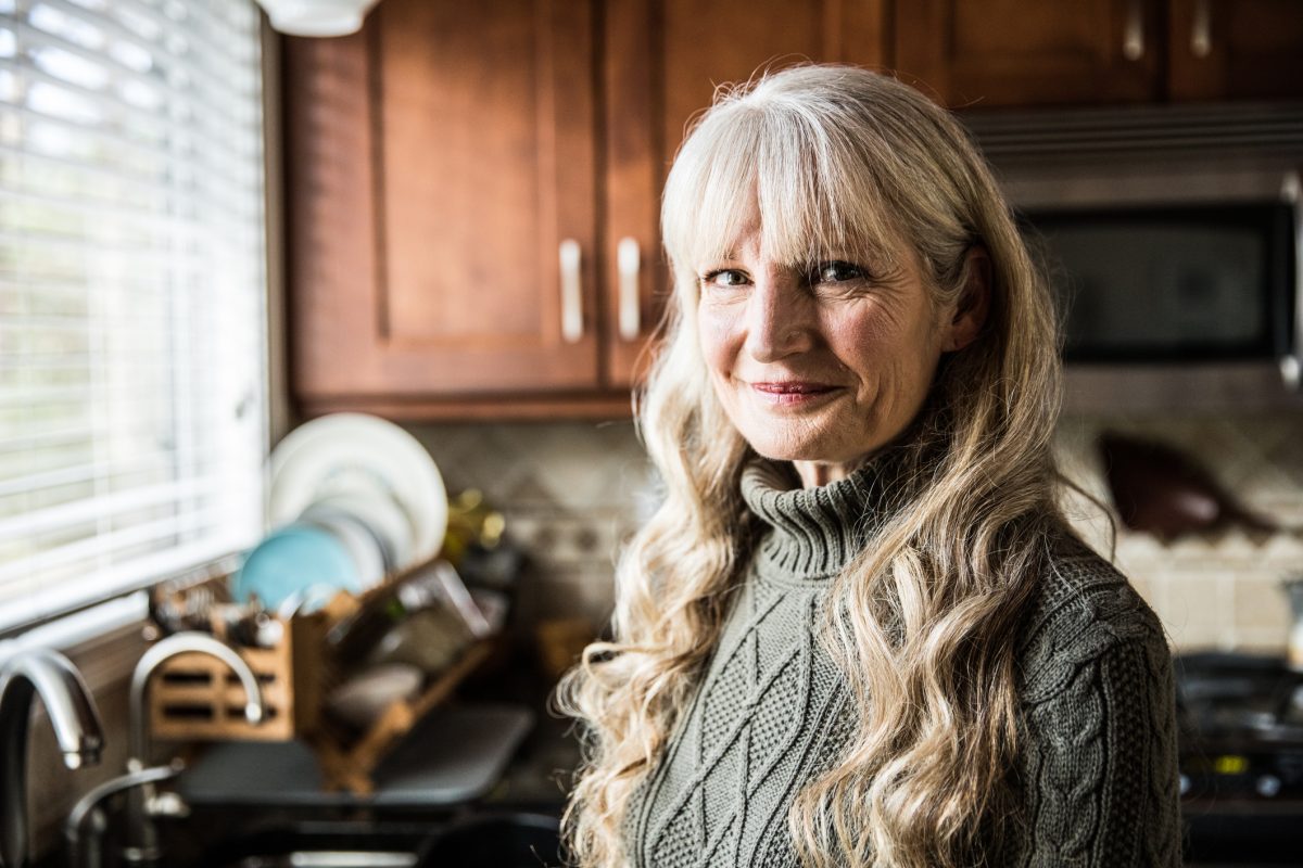 uśmiechnięta kobieta