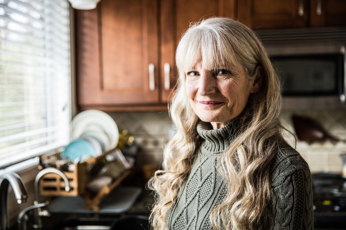 uśmiechnięta kobieta