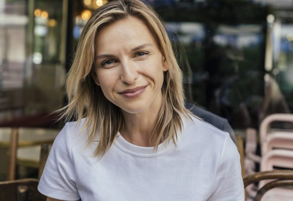 uśmiechnięta kobieta