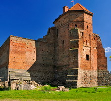 Legenda o żółtej damie z zamku w Liwie