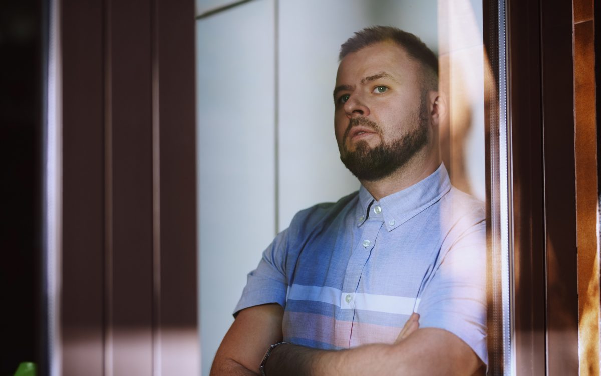 załamany mężczyzna