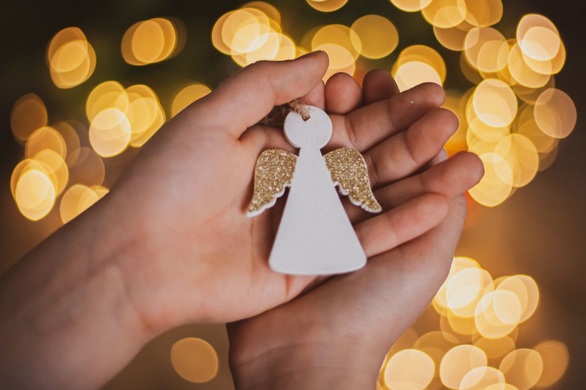 W styczniu 2025 ręka anioła dotknie 3 znaki zodiaku