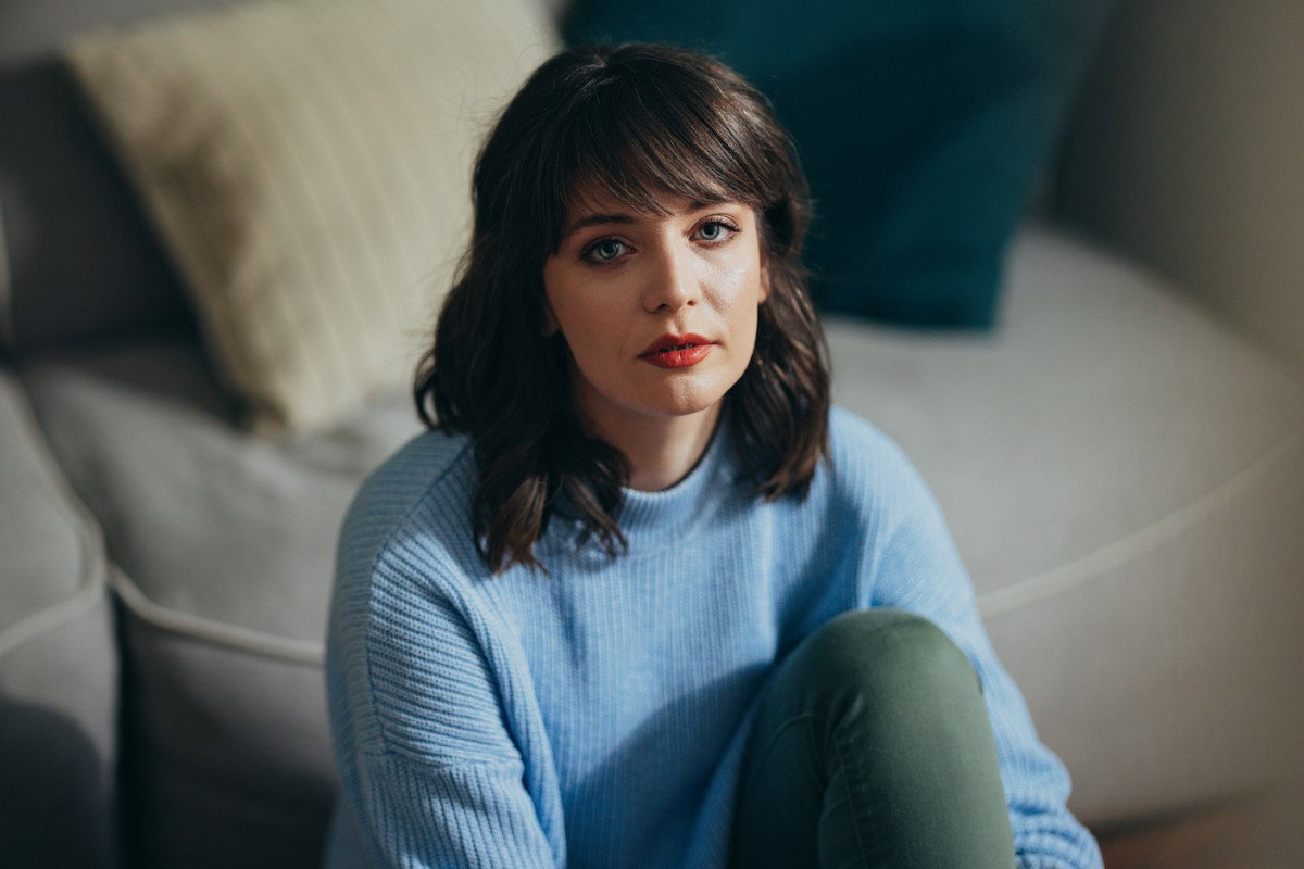 smutna kobieta iStock by Getty Images, miniseries