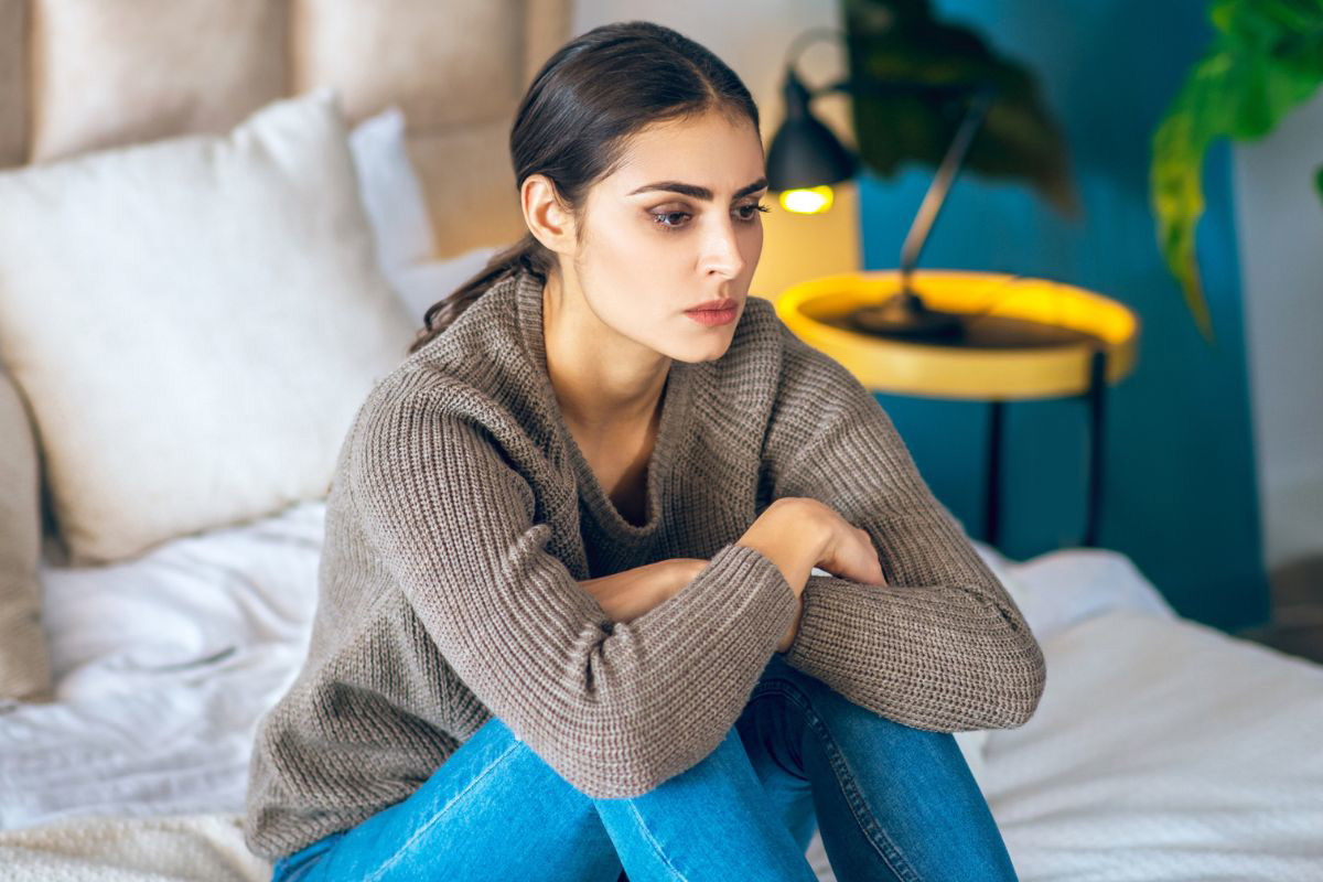 Rozczarowana zła kobieta 1200 x 800