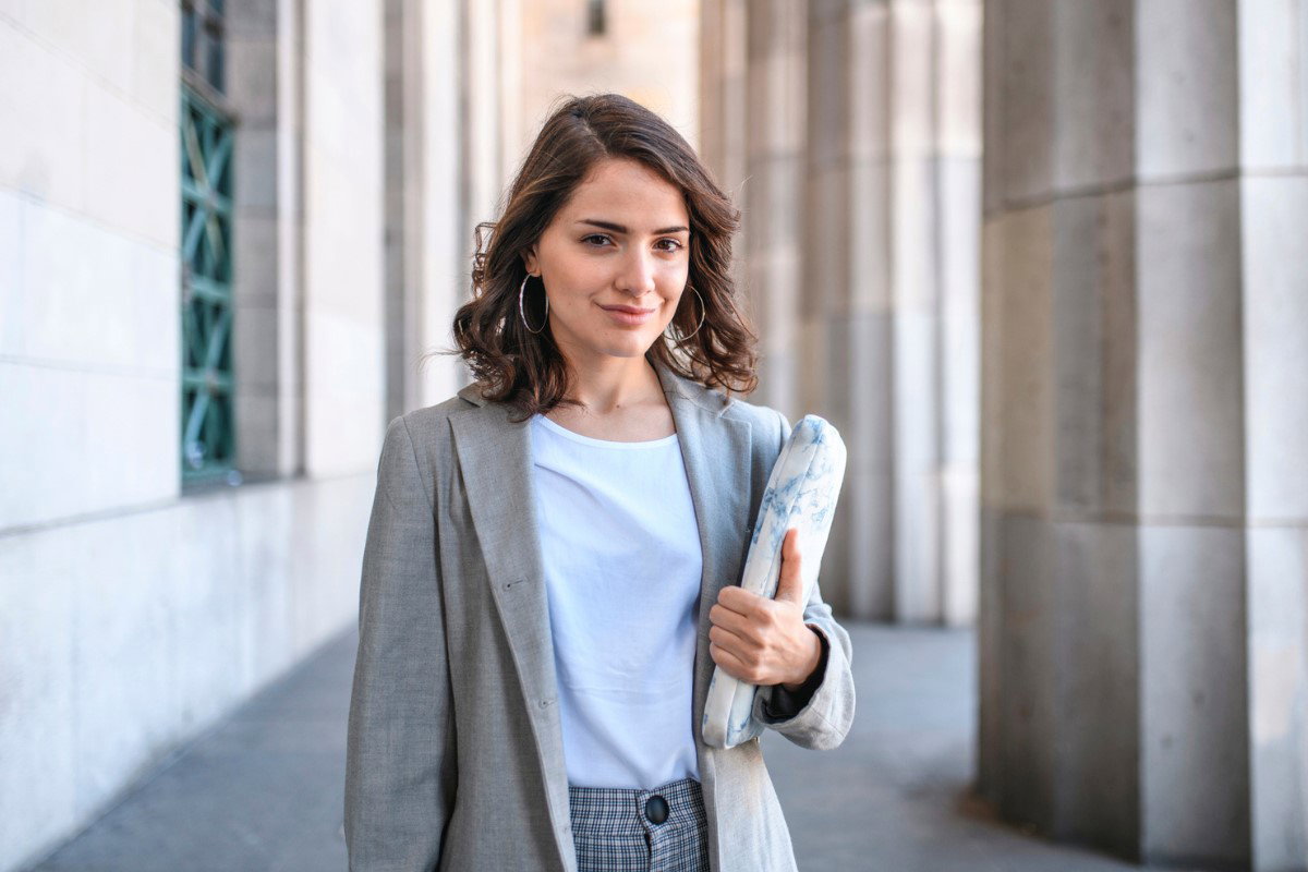 kobieta iStock by Getty Images, AzmanL