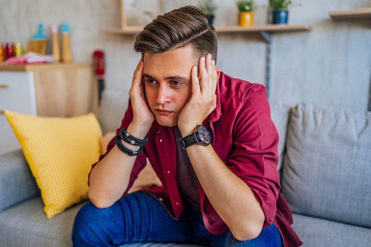 Mężczyzna w tarapatach 1200 x 800