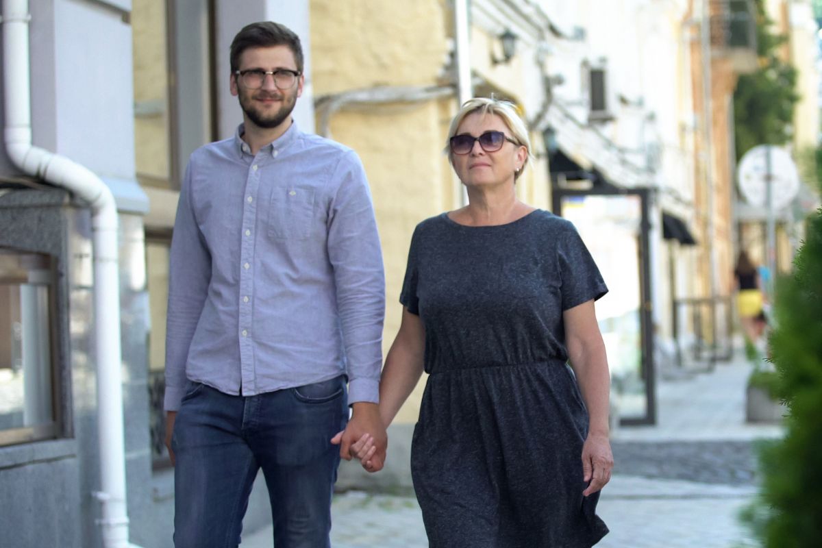 Związek z młodszym partnerem