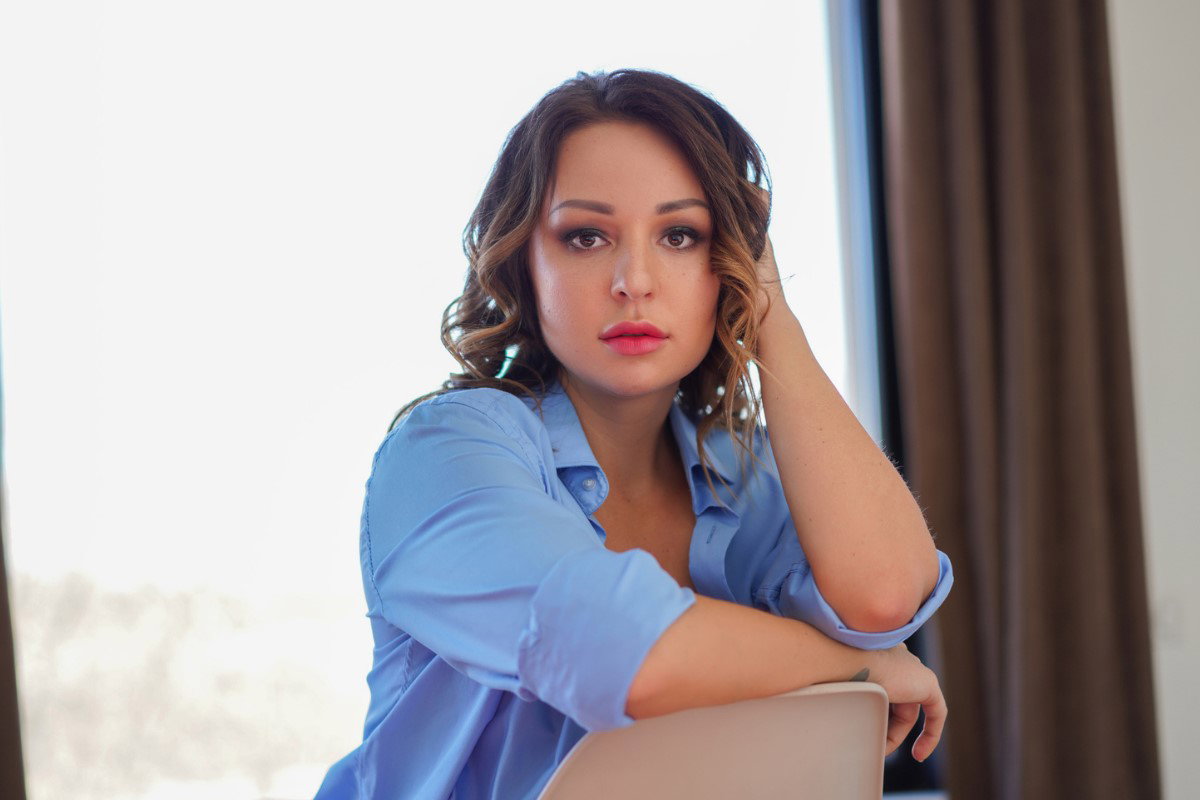 kobieta iStock by Getty Images, ElenaChervyakova