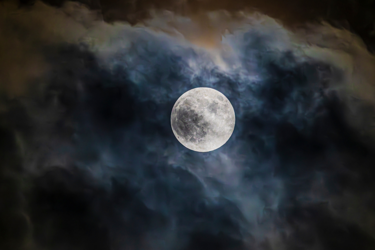 Malejący Księżyc od 13 lutego 2025