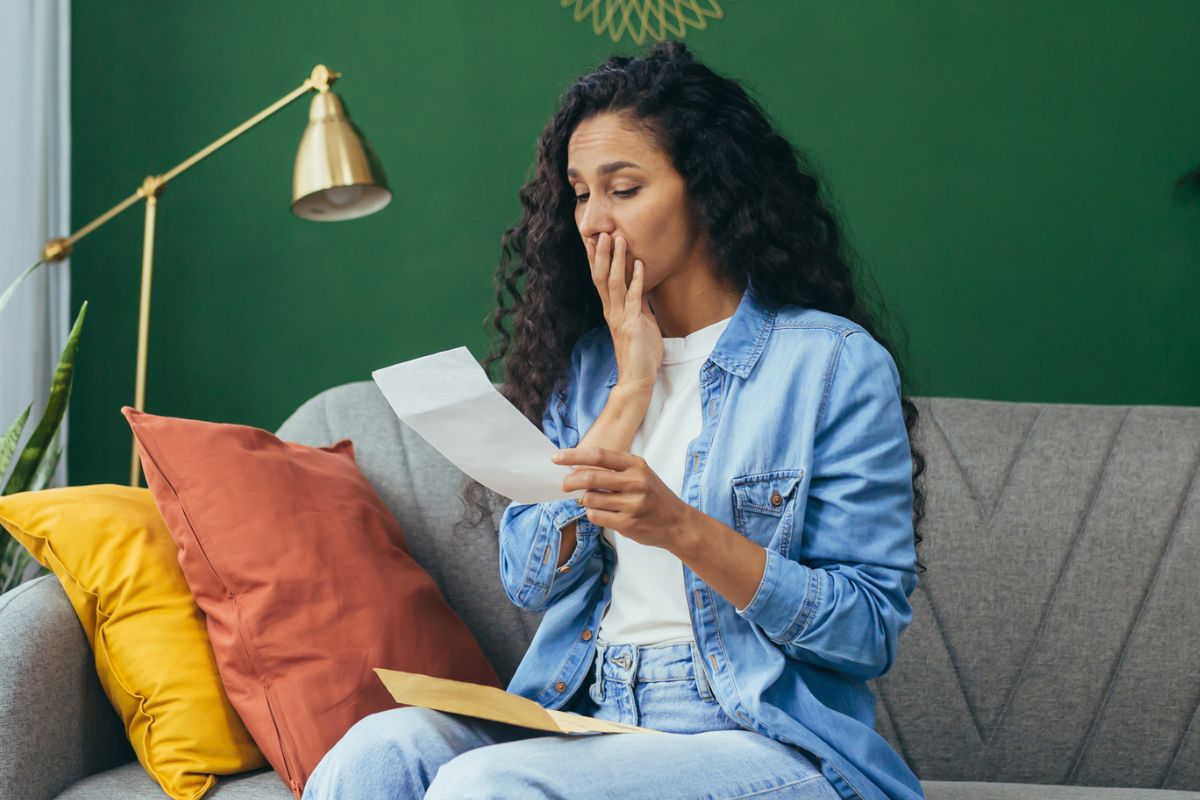 Szokujący list kobieta 1200 x 800