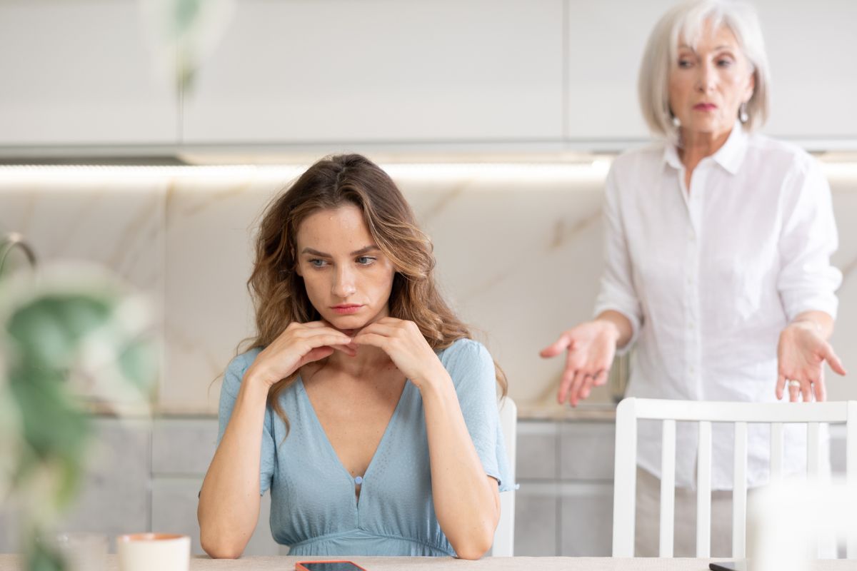 teściowa patrzyła na mnie jak na złodziejkę