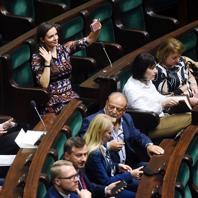 "Jesteśmy posłankami, a nie posłami", czyli wojna w Sejmie o żeńskie końcówki