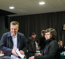 Kim jest żona Adriana Zandberga