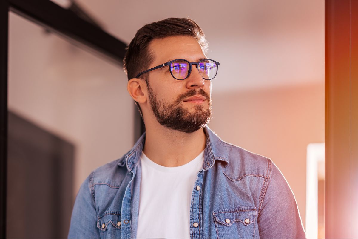 Mężczyzna w biurze