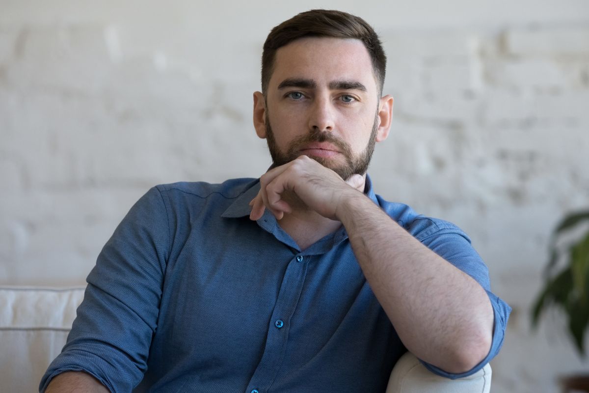 Mężczyzna z dylematem 1200 x 800