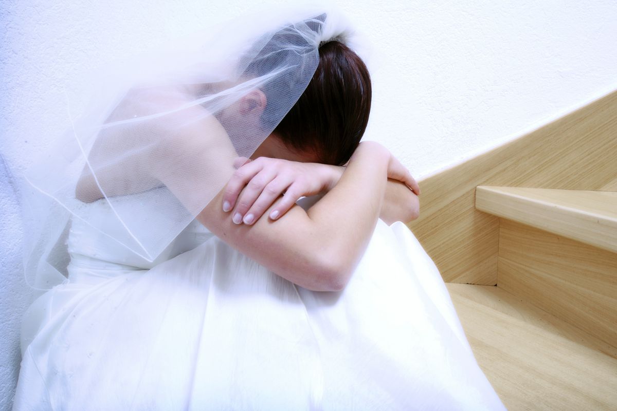 załamana panna młoda