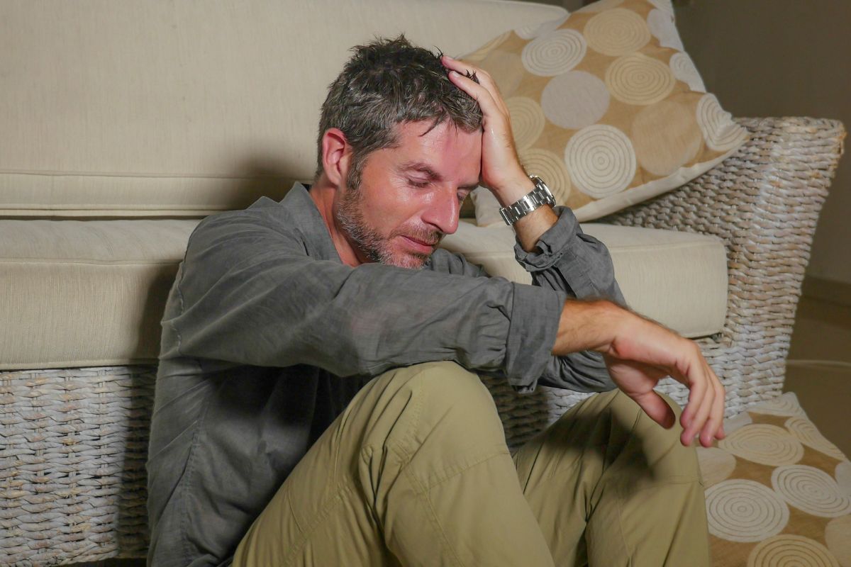 załamany mężczyzna, fot. Getty Images, Marcos Calvo