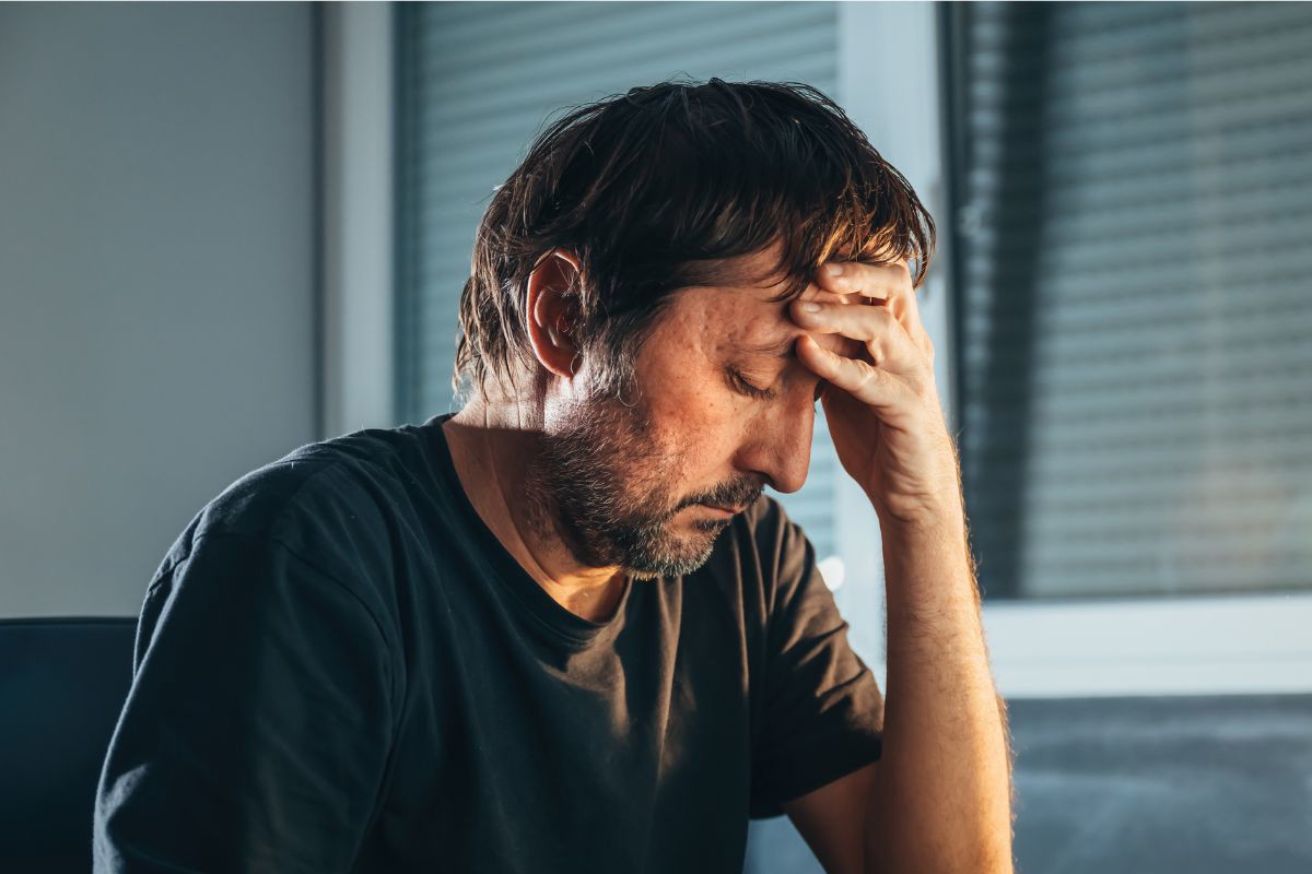 załamany mężczyzna