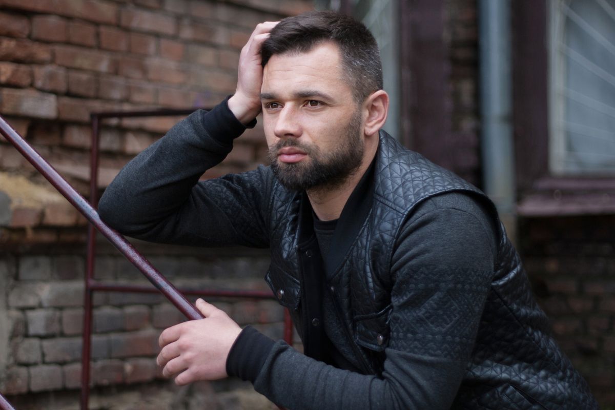 zamyślony mężczyzna, fot. Getty Images, Murika