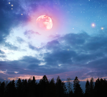 Pełnia Różowego Księżyca 13 kwietnia 2025