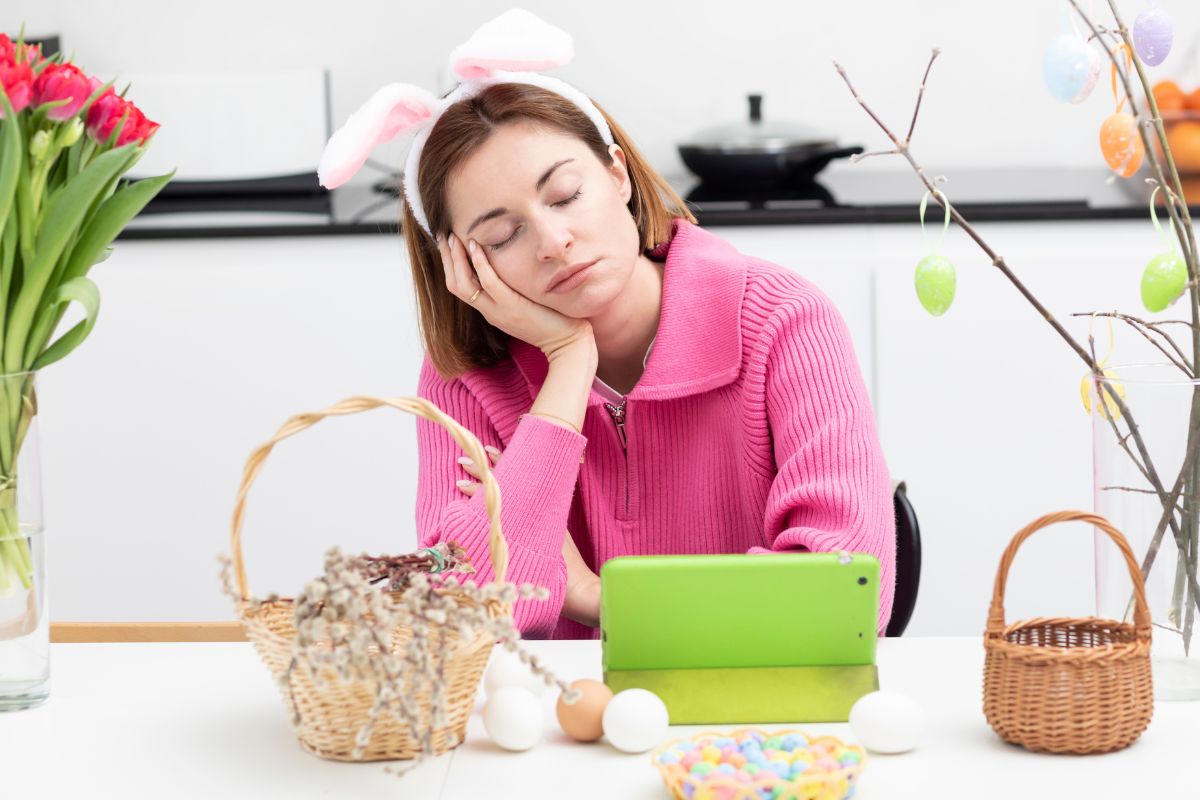 smutna kobieta liczyła na miłość na Wielkanoc