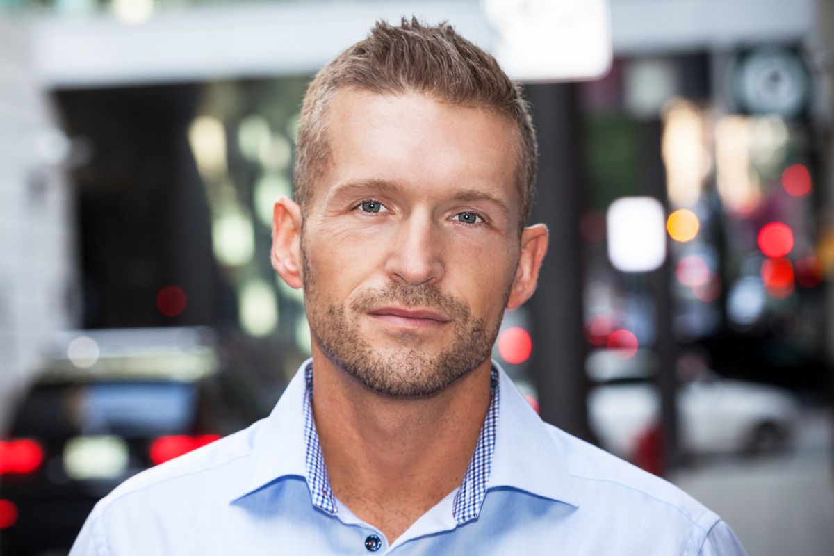 poważny mężczyzna, fot. Getty Images, NADOFOTOS