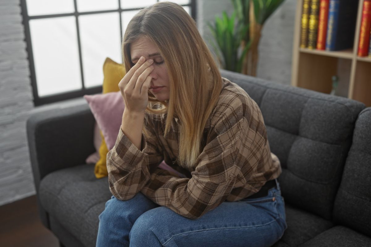 załamana, zdradzana kobieta