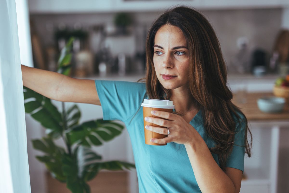 Zdeterminowana kobieta chce upiec wegański mazurek wbrew teściowej