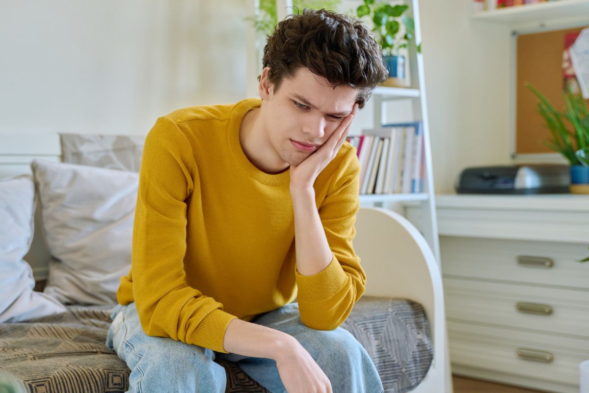 smuty, młody mężczyzna